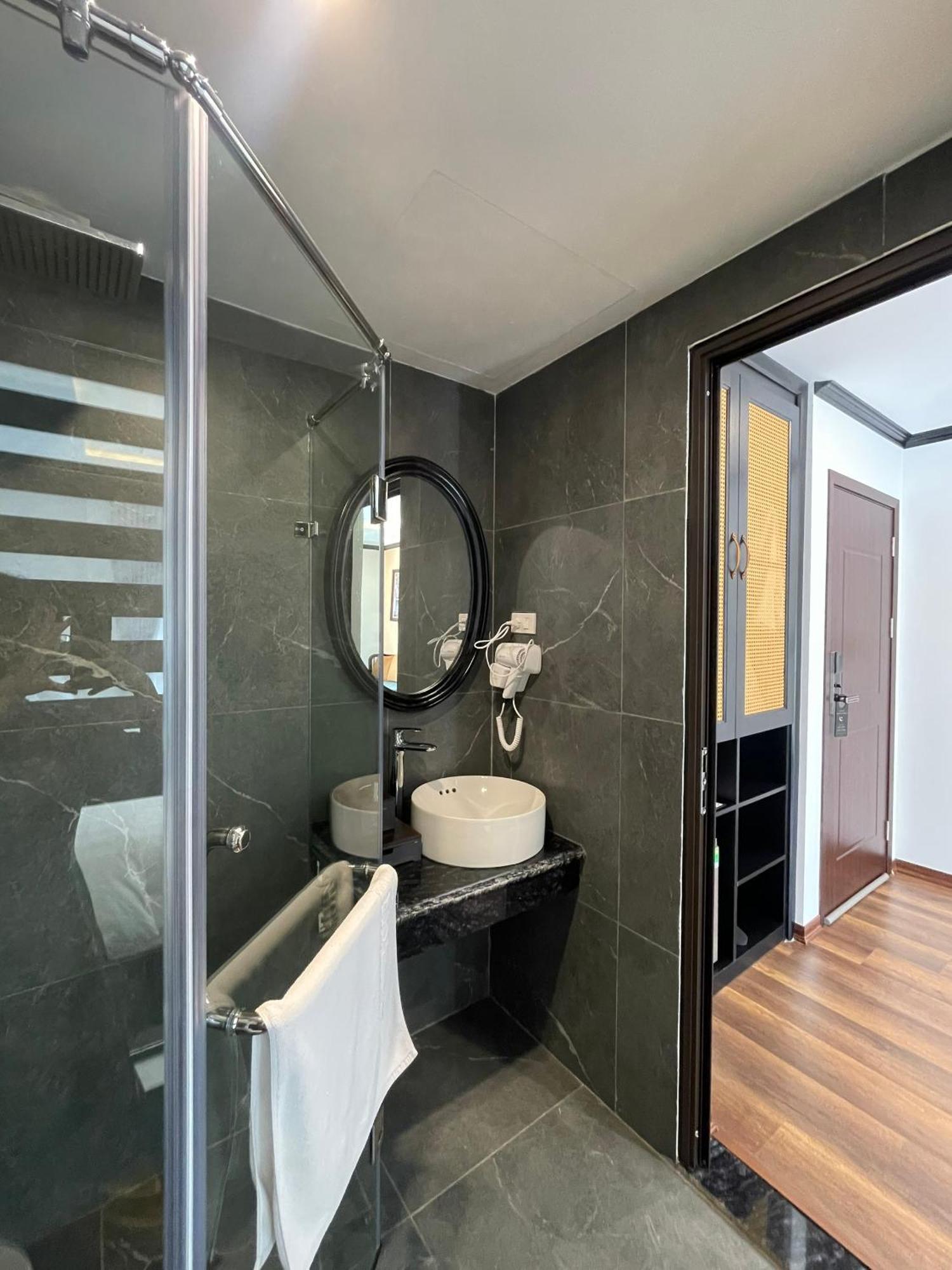 Aquarius Premium Hotel 河内 外观 照片